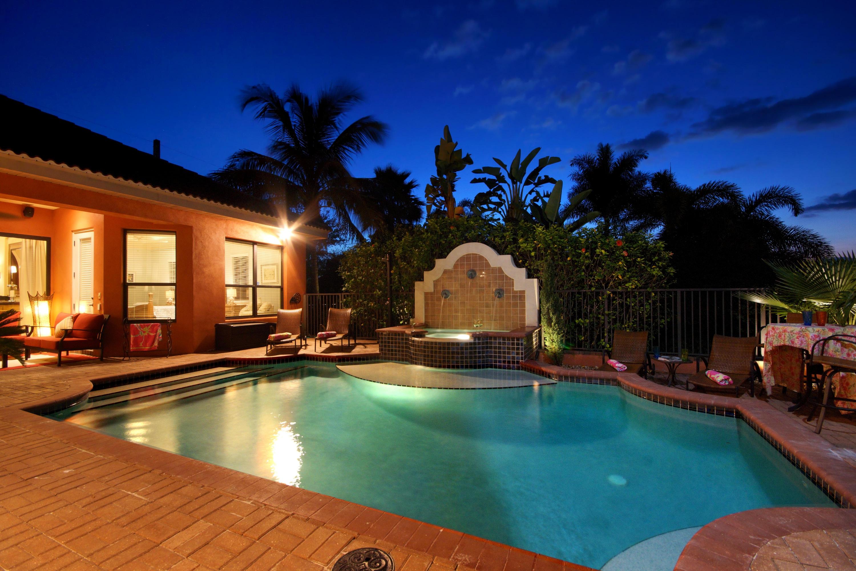 night-pool-out2.jpg